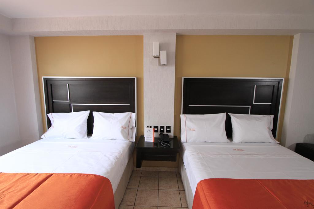 Hotel Estadio Guadalajara Room photo