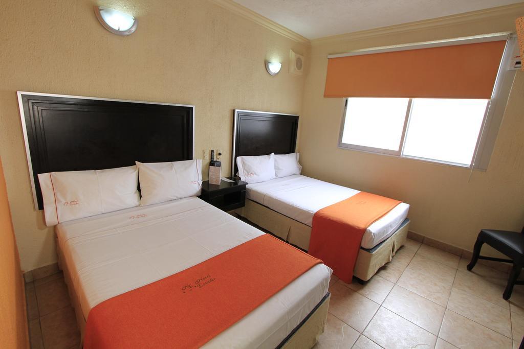 Hotel Estadio Guadalajara Room photo